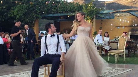 VIDEO: Oglej si najbolj nenavaden poročni ples vseh časov