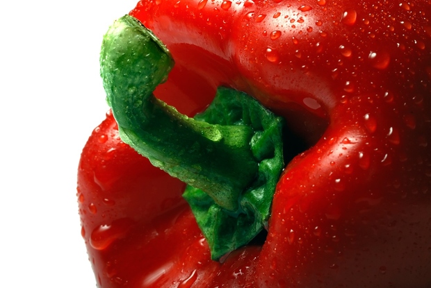 1. Rdeča paprika. Presenečena? Rdeča paprika vsebuje veliko C vitamina in vitamina B& ter veliko količino karotenoidov, ki preprečujejo nastajanje …