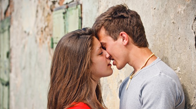 Melita, pomagaj! Noče se več poljubljati (foto: Shutterstock)