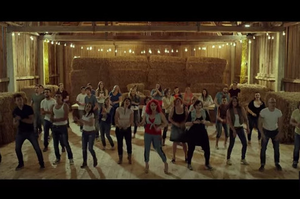 VIDEO: Perpetuum Jazzile osvajajo z novo priredbo! Kako ti je všeč? (foto: Youtube)