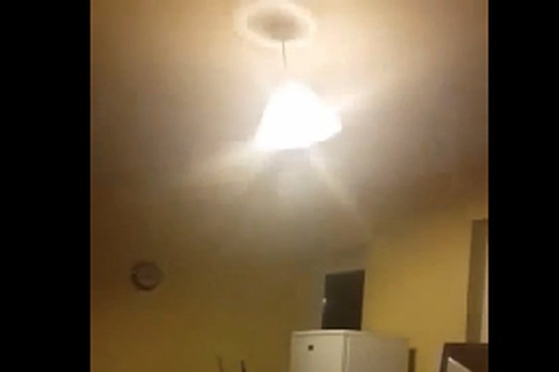 VIDEO: "To je dokaz, da v moji kuhinji straši" (foto: YouTube print screen)