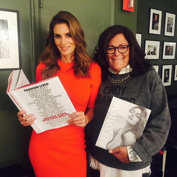 Supermodel Cindy Crawford danes šteje 49 let, a še vedno premore ves tisti "it", ki ga začutimo takoj, ko jo …