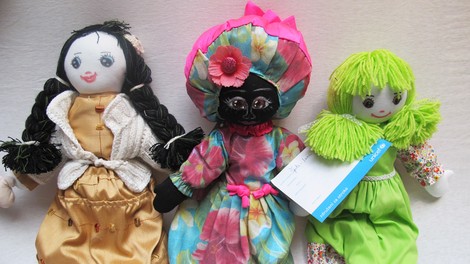 Vabljena na dobrodelno razstavo Punčke iz cunj