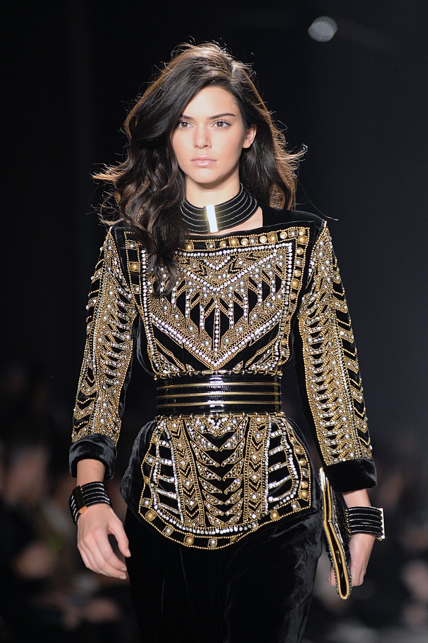 FOTO: Kolekcija Balmain x H&M po eni uri v Sloveniji že skoraj razprodana!