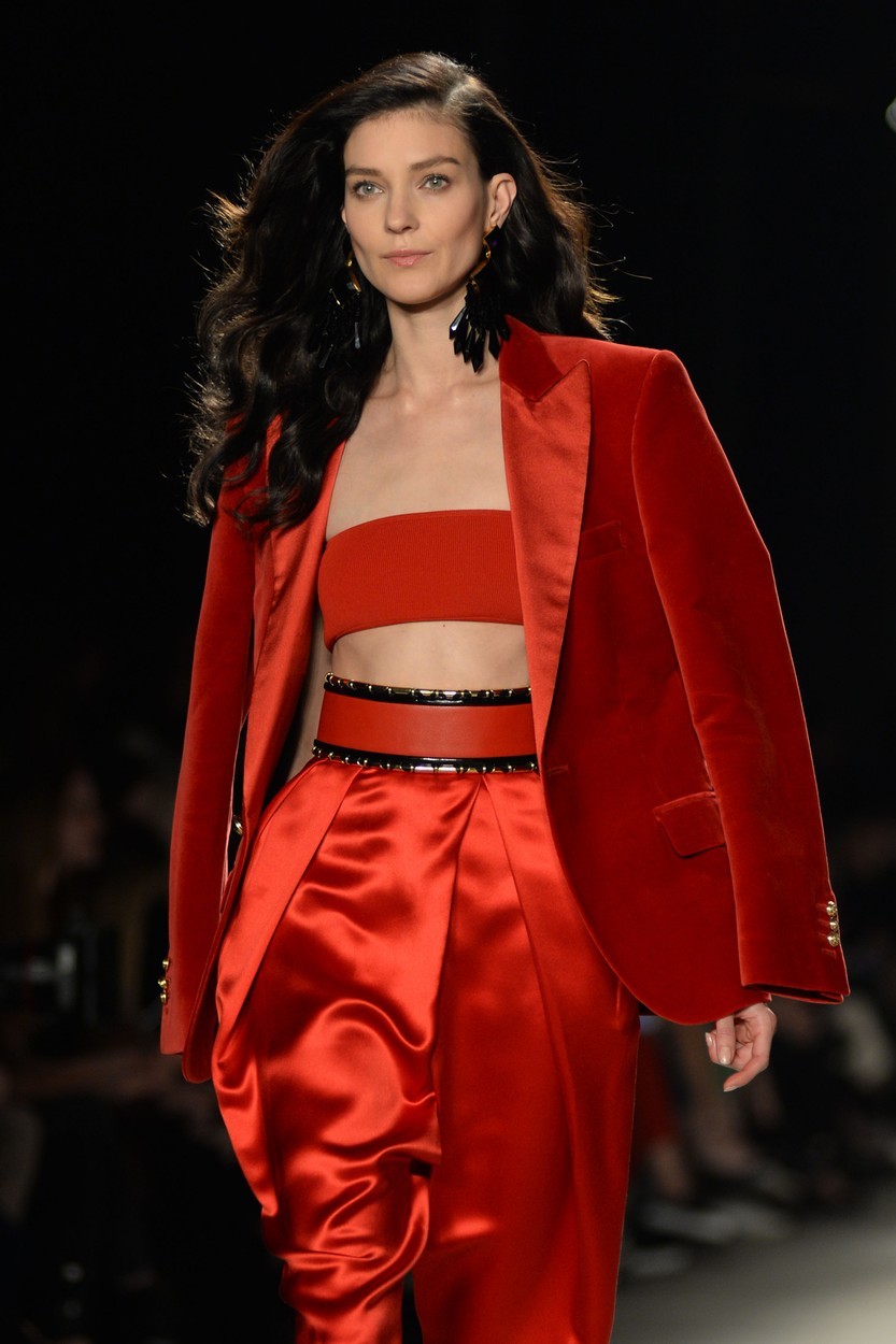FOTO: Kolekcija Balmain x H&M po eni uri v Sloveniji že skoraj razprodana!