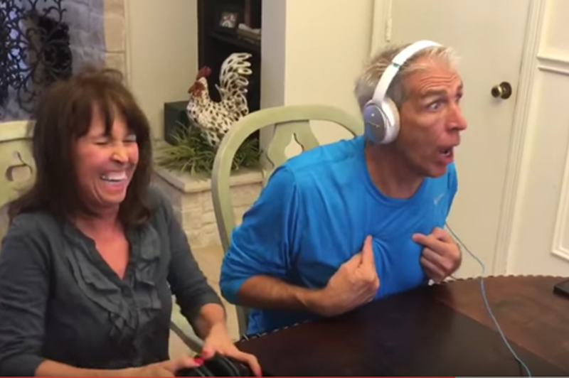 VIDEO: Reakcija bodočega dedka ob veseli novici navdušuje splet (foto: Youtube)