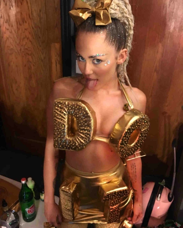 Najbolj šokantno-bizarne fotografije Miley Cyrus