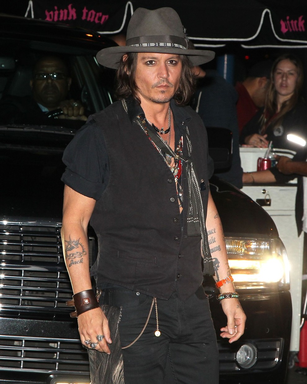 Tetovaža, s katero je hollywoodski zvezdnik Johnny Depp svoji kolegici in takratni življenjski sopotnici Winoni Ryder dokazal svojo neizmerno ljubezen, …