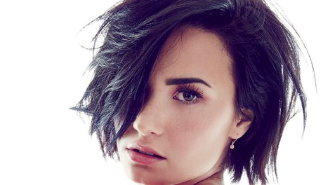 Demi Lovato v najbolj odkritem intervjuju doslej razkrila številne podrobnosti iz zasebnega življenja