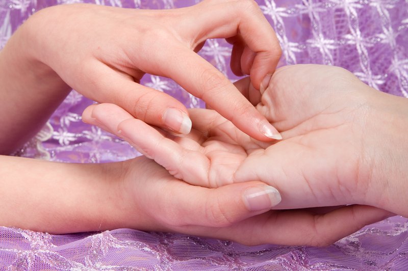 Kaj pomeni, če črte na tvoji dlani tvorijo črko M? (foto: Shutterstock)