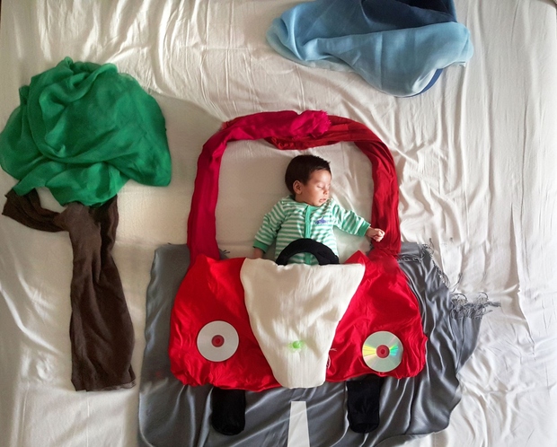 FOTO: Mamica je ustvarila osupljive fotografije svojega spečega malčka