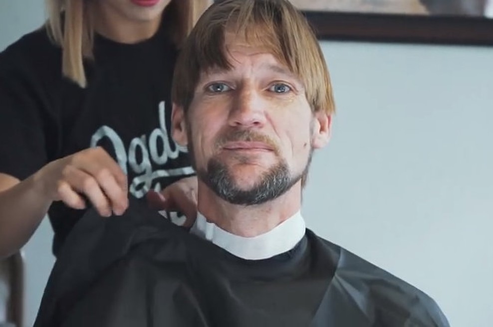 VIDEO: Brezdomce so ostrigli brezplačno - rezultat je neverjeten! (foto: Youtube)