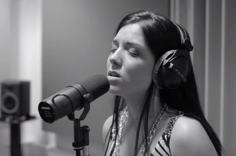 VIDEO: Moraš slišati, kako Ina Shai odpoje Adelino pesem Hello (foto: Youtube)