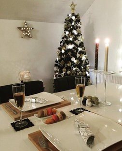 Tjaša Kokalj je silvestrovala s svojim možem v toplem zavetju njunega doma.