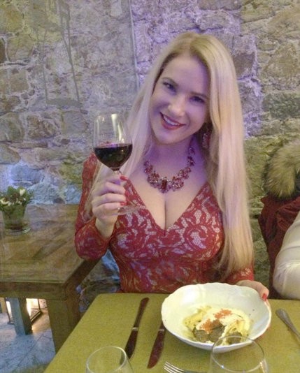 Danice Lovenjak smo navajeni kot blondinke, čeprav nikakor ne ustreza stereotipu, ki spremlja to privlačno barvo las. Nova revija Lea …