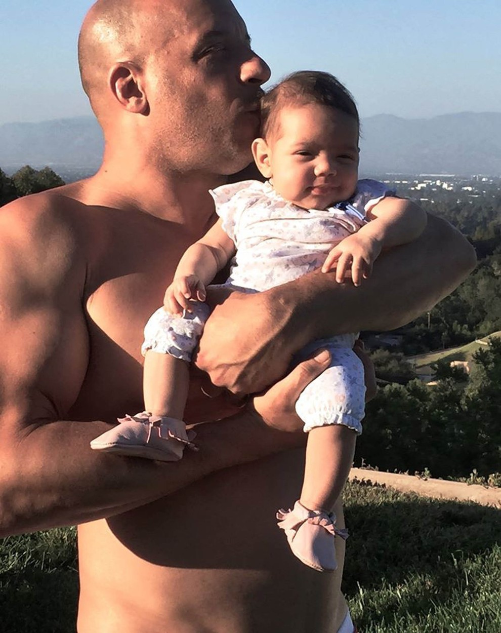 16. marec: Akcijski zvezdnik Vin Diesel je tretjič postal očka. Hčerkico je poimenoval Pauline, v spomin na svojega pokojnega kolega …