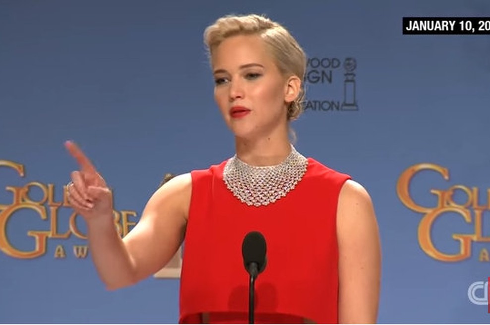VIDEO: Je Jennifer Lawrence res nesramno okrcala novinarja? (foto: Youtube CNN)