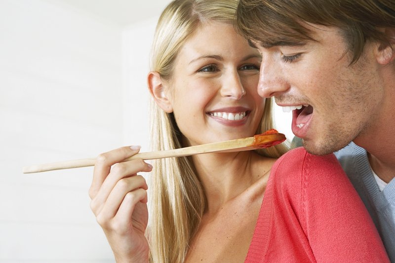 Triki, s katerimi rešiš ponesrečeno jed (foto: Shutterstock)