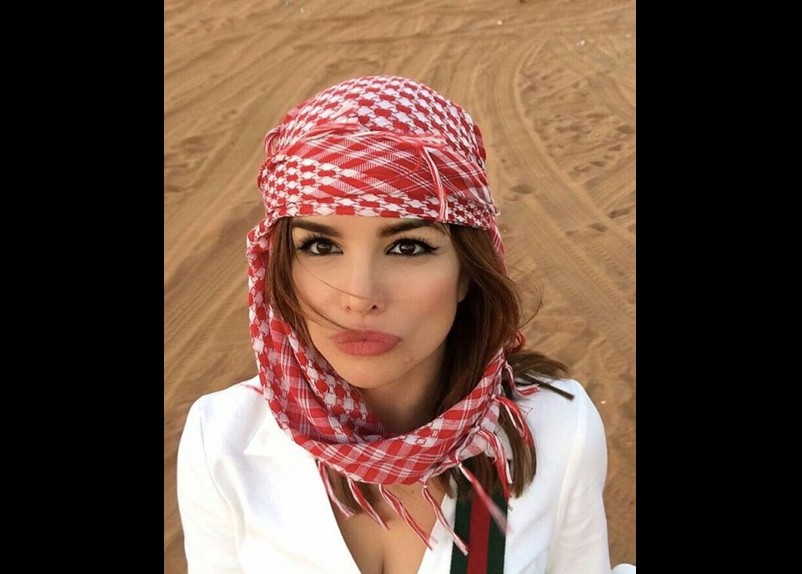 Z zaljubljencema je tudi pevkin sin, s katerim so si v Dubaju privoščili številna doživetja:
