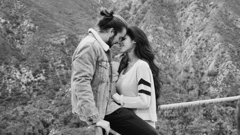 NAGRADNO: Zaupaj nam vajino ljubezensko zgodbo