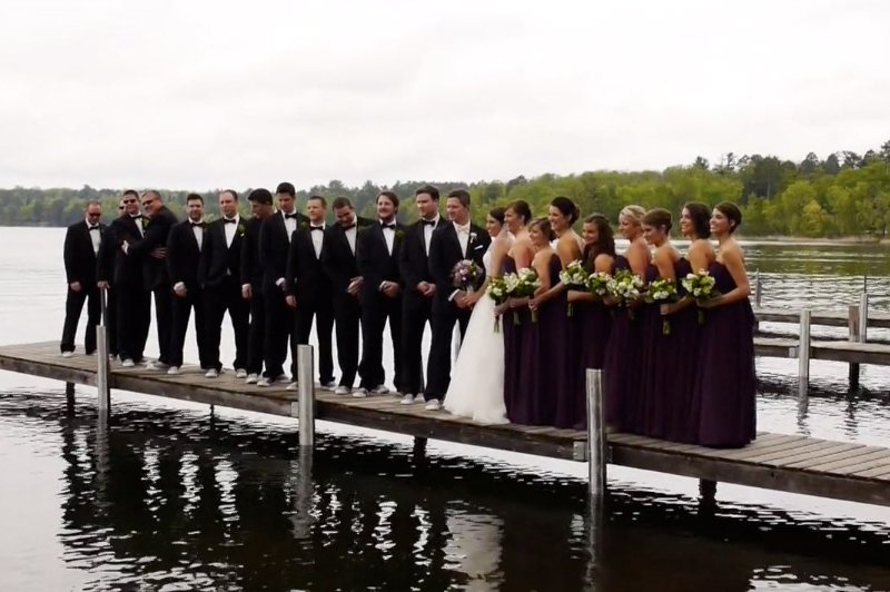 VIDEO: Nesreča na poroki se konča s slavljenci v jezeru! (foto: YouTube print screen)