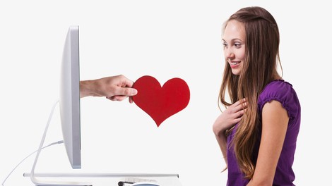 Ljubezen prek interneta: kdo se v resnici lahko skriva za profili?