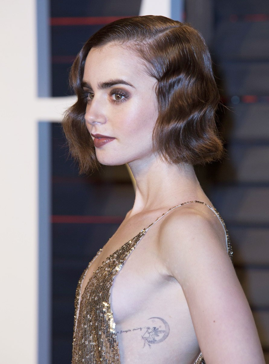 Pred kratkim smo čudovit prefinjen tatu opazili na britanski igralki Lily Collins. Na levi strani prsnega koša, nekaj centimetrov pod …