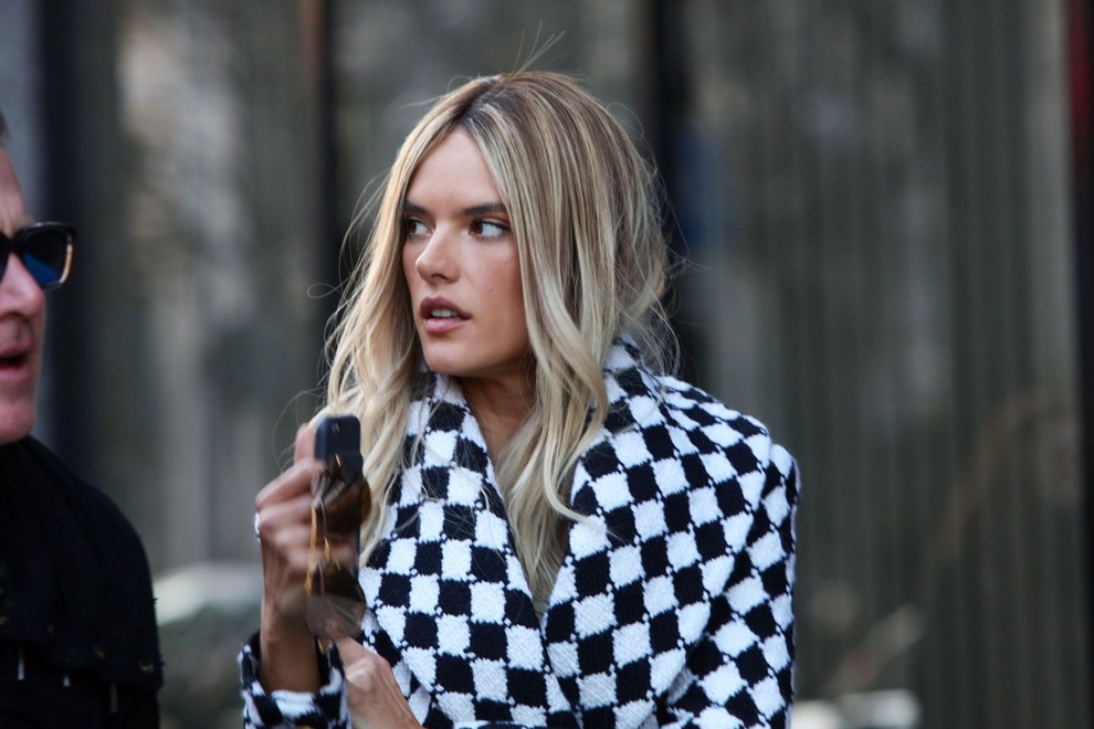 Alessandra Ambrosio je po novem ... blondinka!