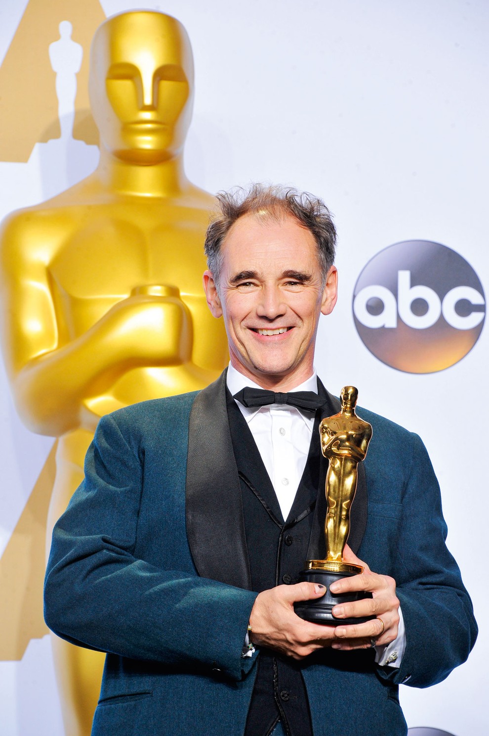 Mark Rylance: Zmagovalec v kategoriji najboljšega igralca v stranski vlogi se je že nekaj ur po tem, ko je prejel …