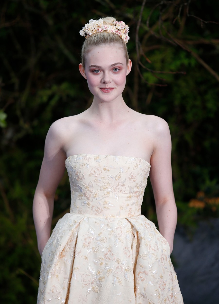 Elle Fanning, 17, mlajša sestra igralke Dakote Fanning, je na filmskih platnih sicer stara mačka, njena hitro vzpenjajoča se kariera …