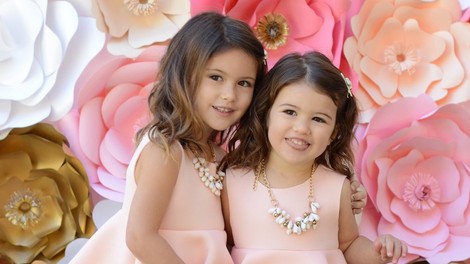 FOTO: Mini različici Kendall in Kylie navdušujeta na Instagramu