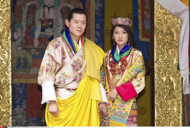 25-letna Jetsun Pema se je z butanskim kraljem poročila leta 2011. Tako kot Kate Middleton je tudi ona hči pilota. …