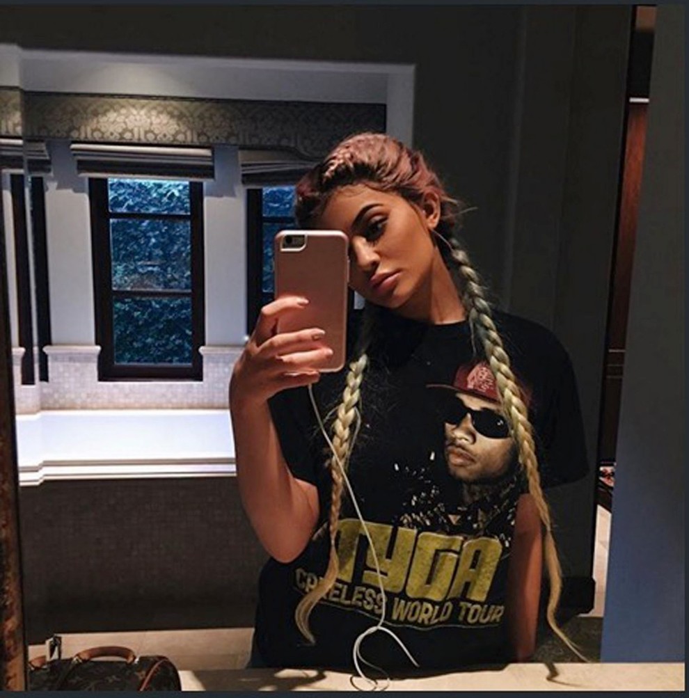 FOTO: Kylie Jenner je povsem navdušila z novo barvo las