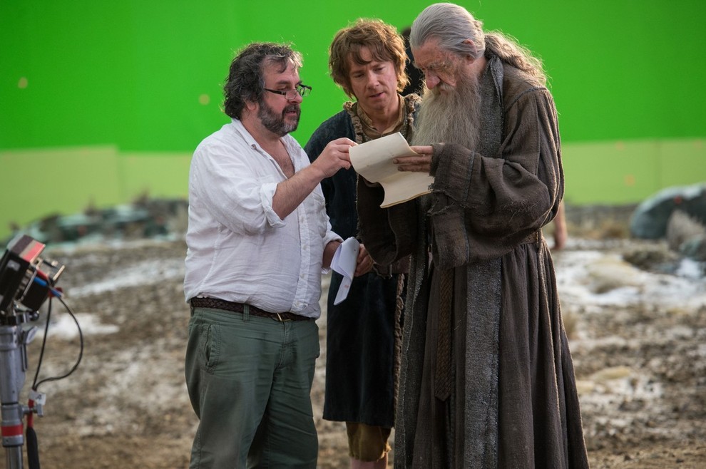 Kot je v enem od intervjujev povedal igralec Ian McKellen, mu je igranje pred slovitim zelenim platnom predstavljalo veliko težavo, …