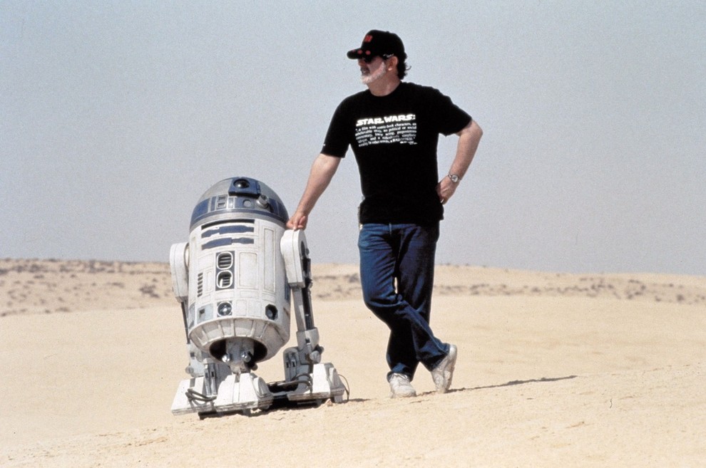 Če obožuješ fenomen Star Wars, pa ti bo bolj pri srcu tale fotografija z Georgeom Lucasom.