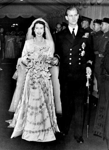 poroke s princem Filipom. Zgodila se je leta 1947. Kraljica in princ ...