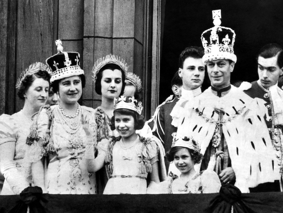 zbrane kraljeve družine leta 1951. In kraljica Elizabetha kot dojenčica ...