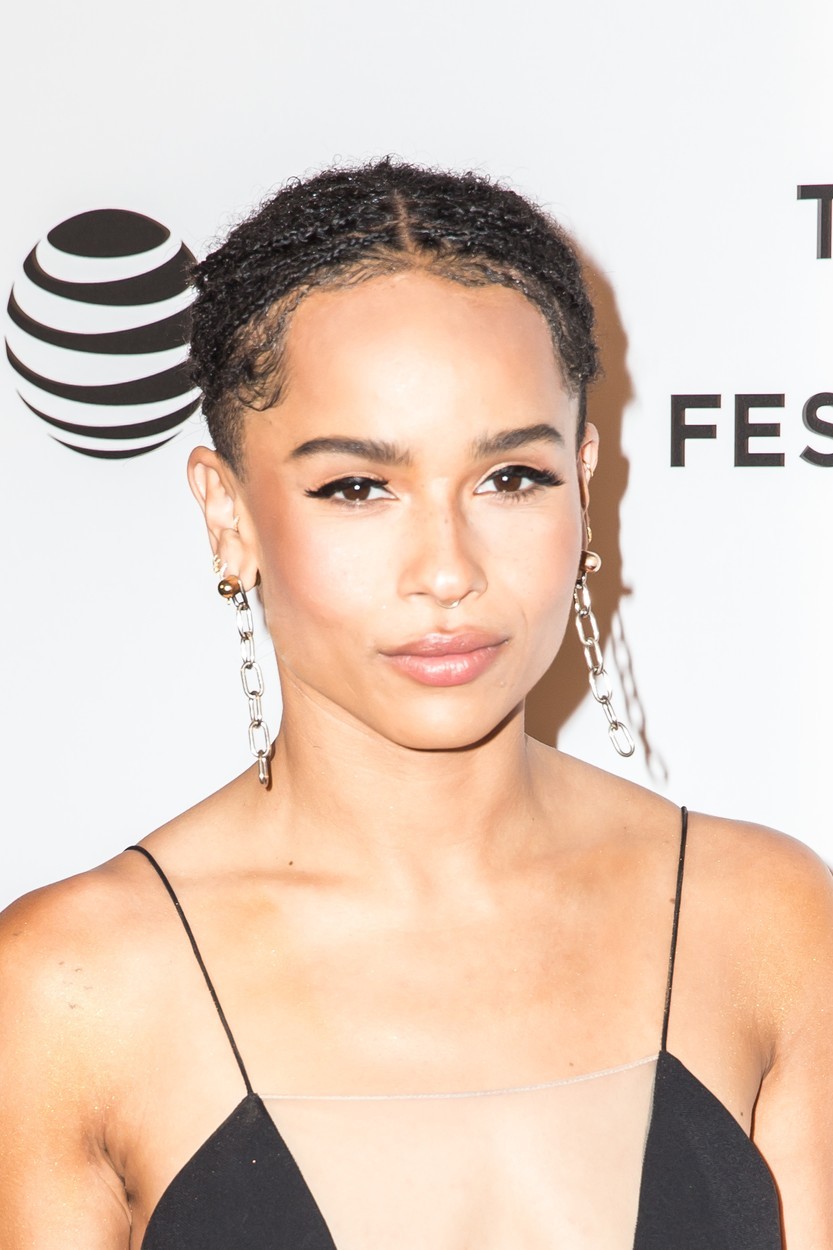 Dobro si oglej te oči. Te na koga spominjajo? To je Zoe Kravitz, hčerka seksi pevca Lennyja Kravitza.