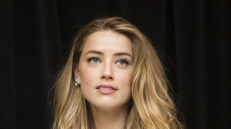 Po vsej drami z Johnnyjem Deppom igralka Amber Heard zdaj sporočila, da je noseča - kdo je oče?  😳