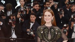 Julianne Moore

Oglej si še obleke zvezdnic z rdeče preproge Met Gala:

http://www.cosmopolitan.si/moda/foto-osupljive-obleke-zvezdnic-na-enem-izmed-najelegantnejsih-dogodkov/
