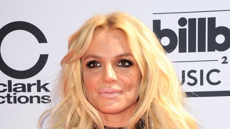 FOTO: Britney Spears na rdeči preprogi kar v spodnjicah