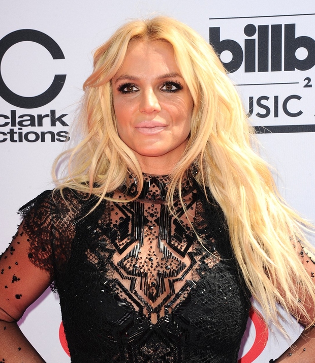 Britney Spears je na podelitvi nagrad Billboard Music Awards šele kot tretja v zgodovini prejela nagrado za življenjsko delo Billboard …
