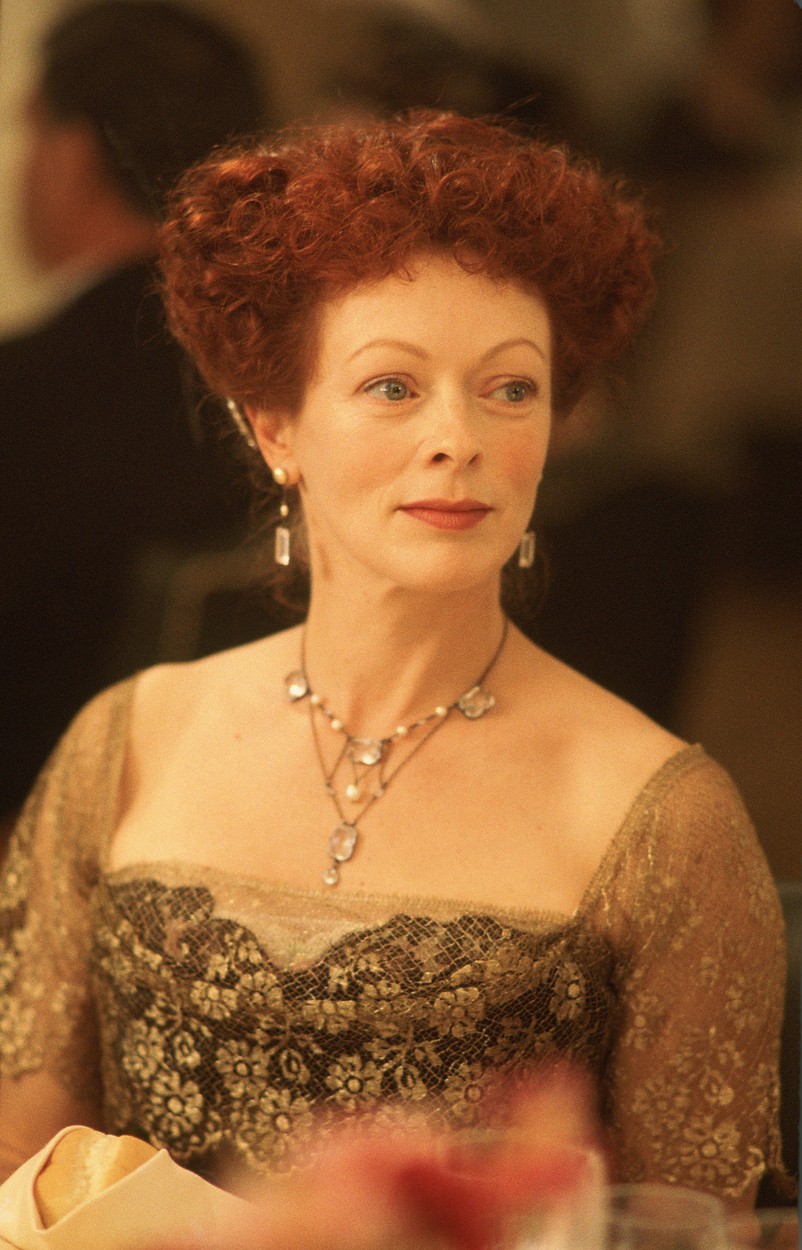 Rosina mama Ruth. Igrala jo je Frances Fisher , ki je danes stara ...