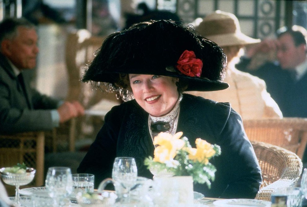 Molly Brown, prijazne gospe, ki nam je vsem zlezel pod kožo? Igrala jo je Kathy Bates, ki je danes stara …