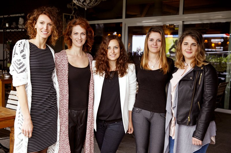 Na fotografiji z leve proti desni: Sanja Macur, Nika Veger, Katja Štravs, Špela Horvat in Tamara Kolman (foto: FOTO: Helena Kermelj)