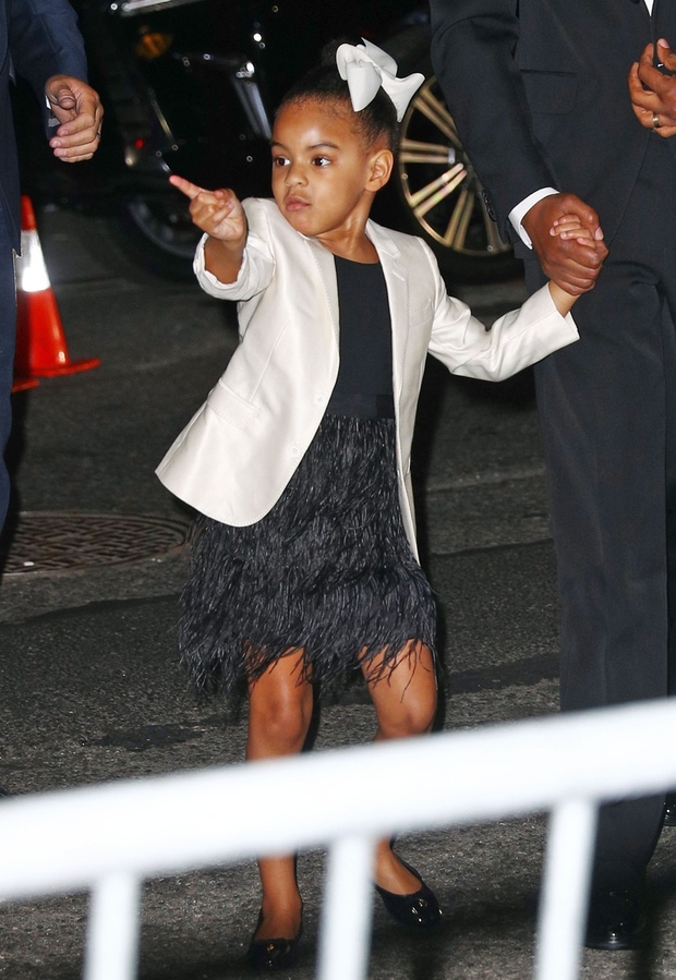 4-letnica, ki jo je njen oče, slavni producent in raper Jay-Z prvič peljal na tako pomembno prireditev, kot je ...