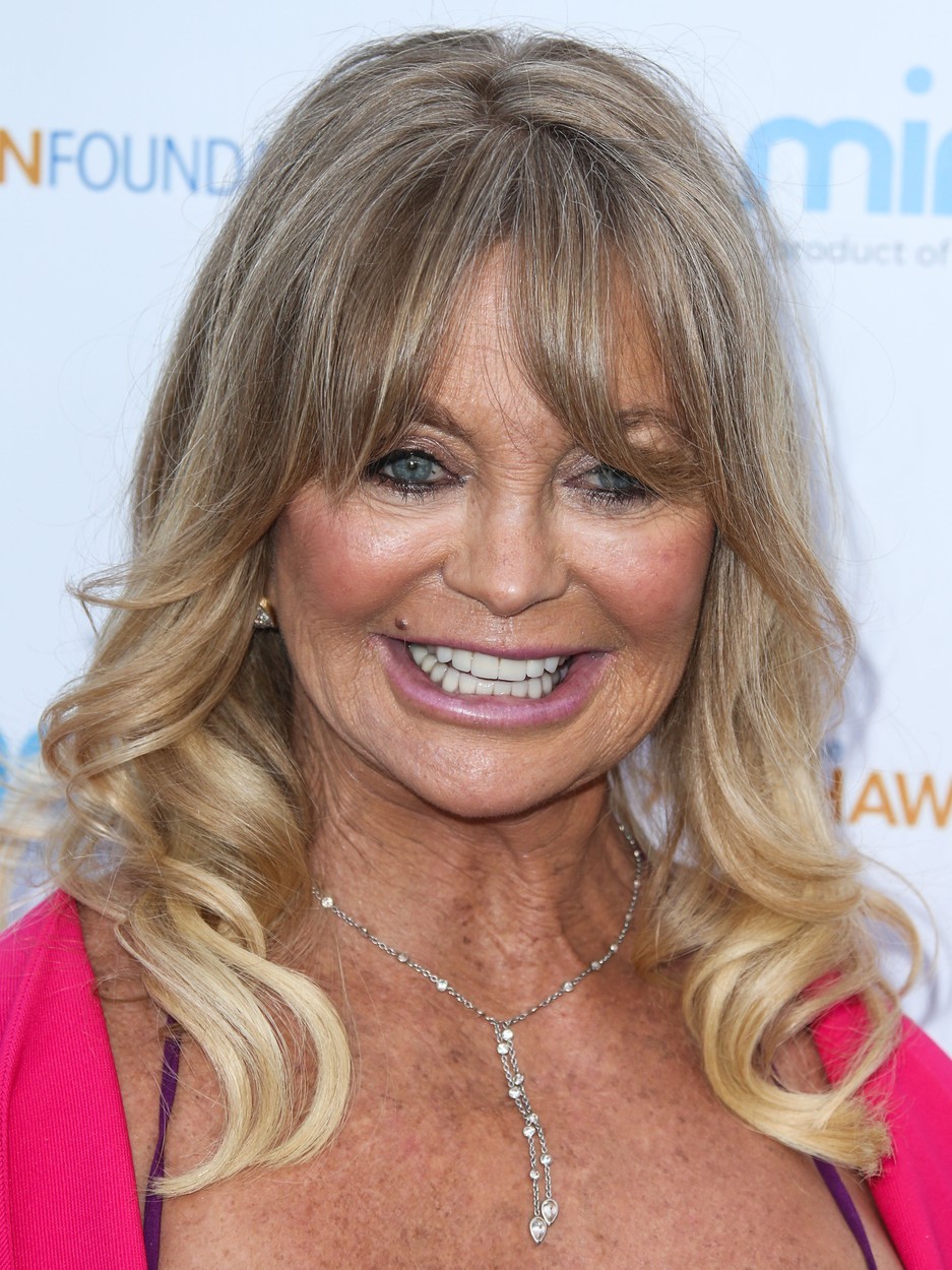 Legendarna igralka Goldie Hawn, ki je osvojila oskarja leta 1969 za stransko vlogo v filmu Cactus Flower, je pri 70-ih …