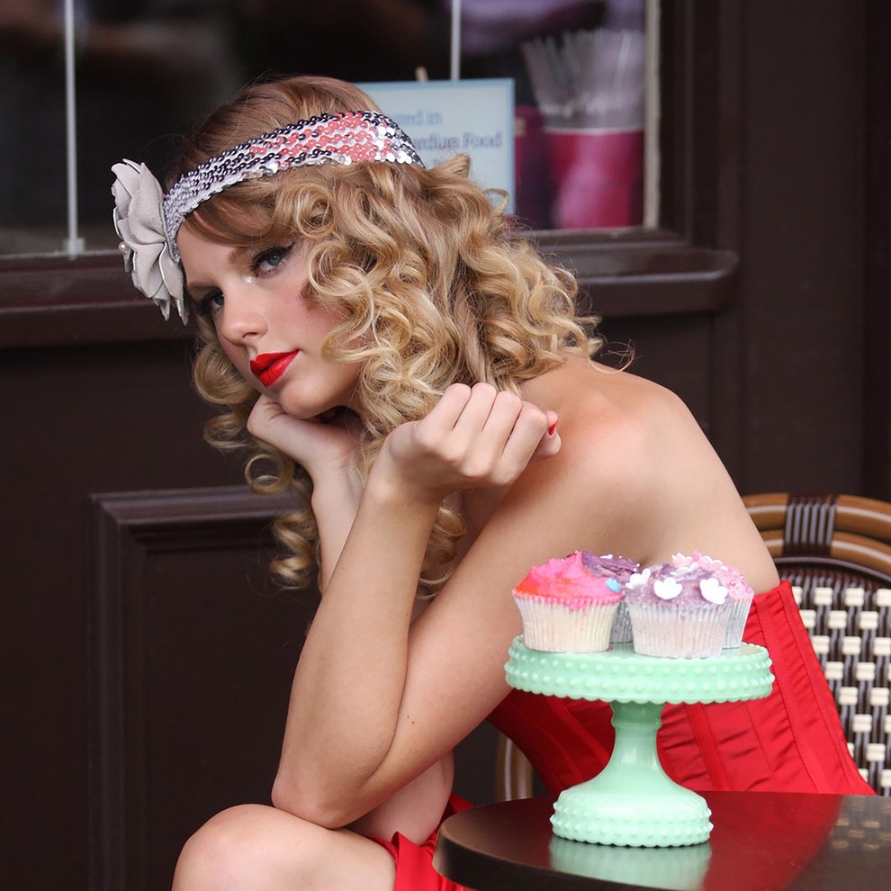 FOTO: Mala Lilly poustvarila kultne fotke Taylor Swift