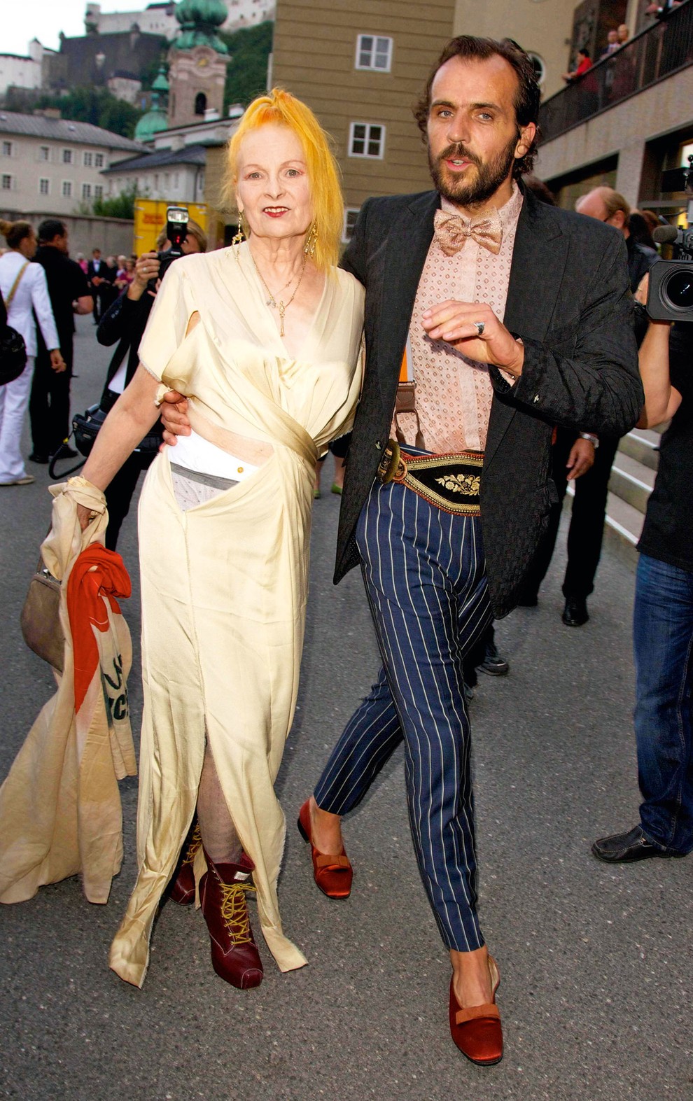 'Davnega' leta 1992 se je kontroverzna britanska modna oblikovalka in poslovna ženska Vivienne Westwood (75 let) do oltarja na skrivaj …