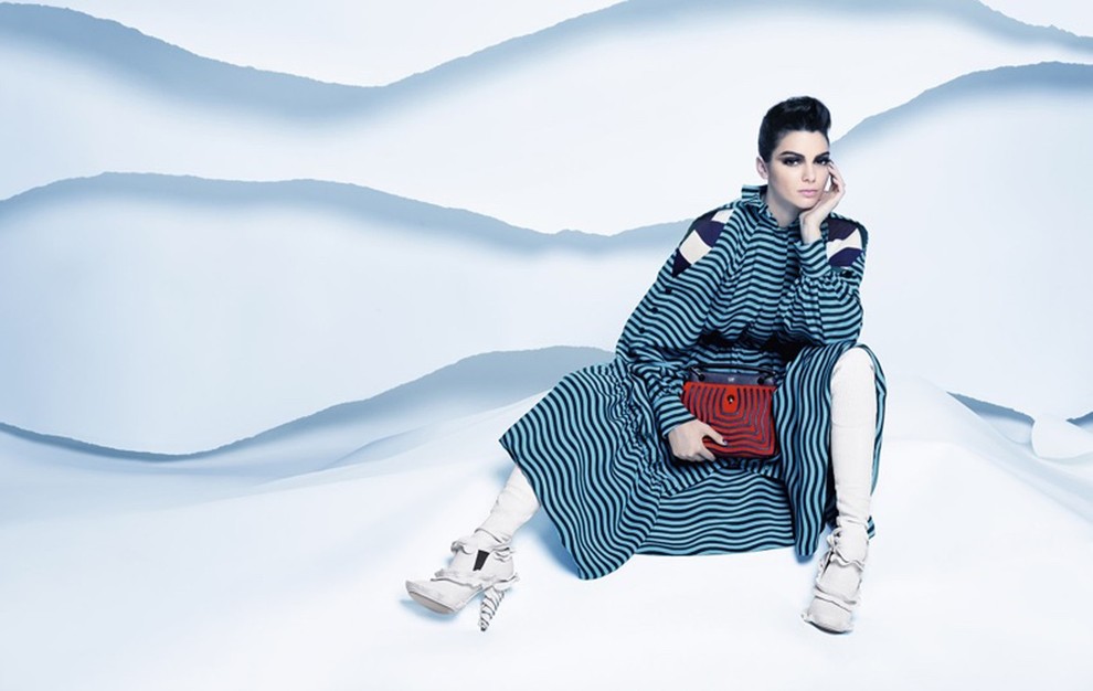 FOTO: Kendall Jenner, si to res ti?
